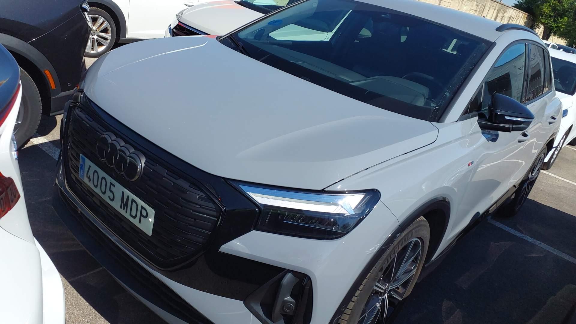AUDI Q4